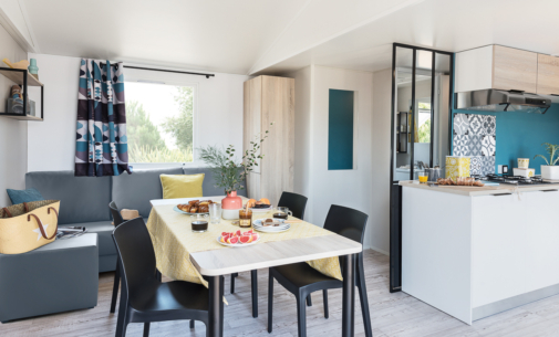Super Family Top TV - Eettafel