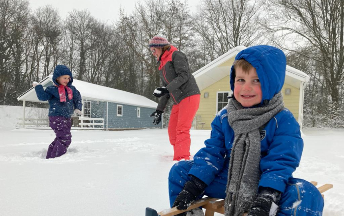 Spelen in de sneeuw - Winter