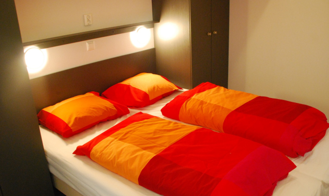 Chalet TV - 6 Personen - Slaapkamer 1