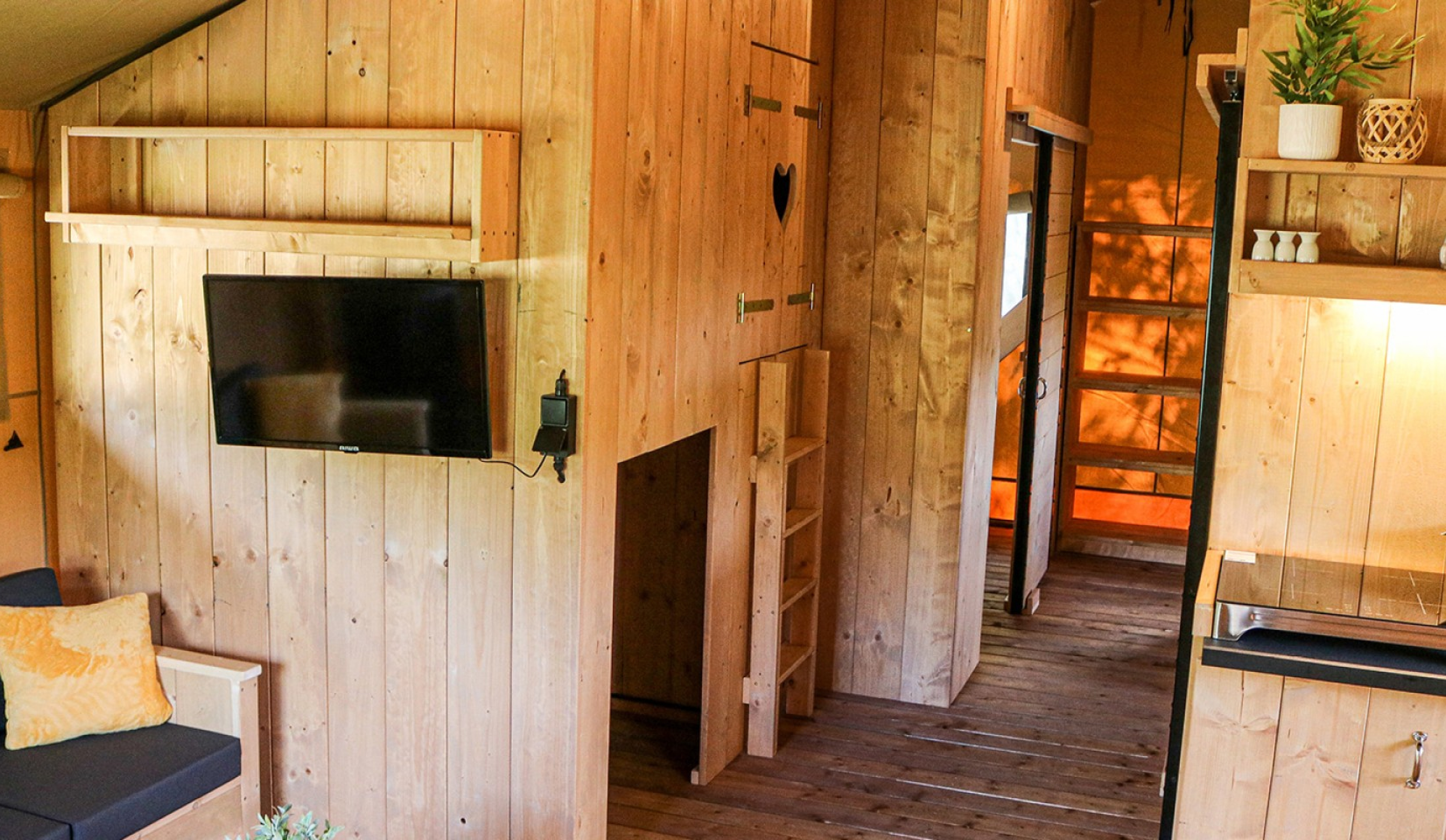 Glamping Lodge Het Steelpannetje - Woonkamer